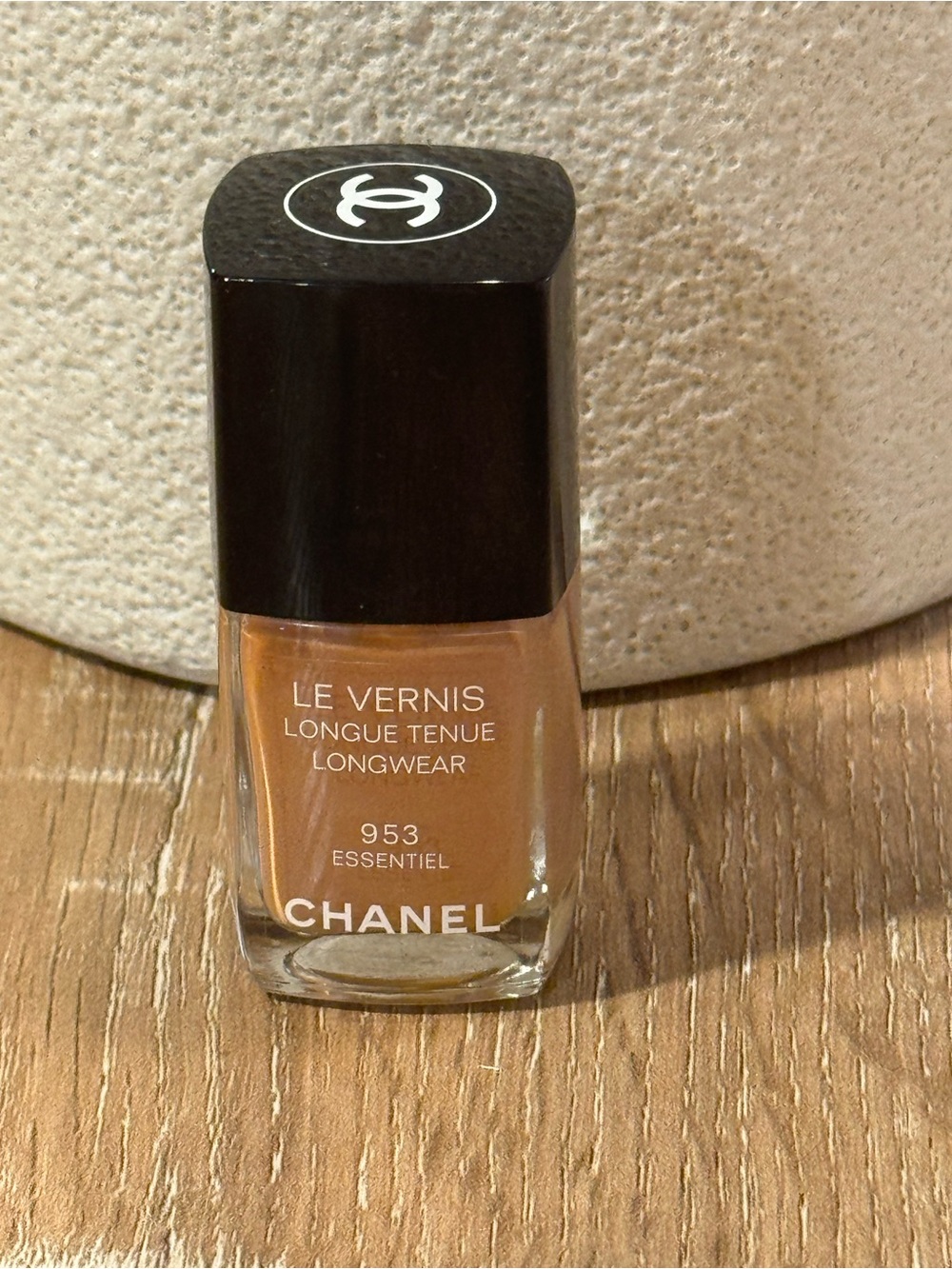 CHANEL Le Vernis Longwear Nail Polish 953 Essentiel - Neutral Brown